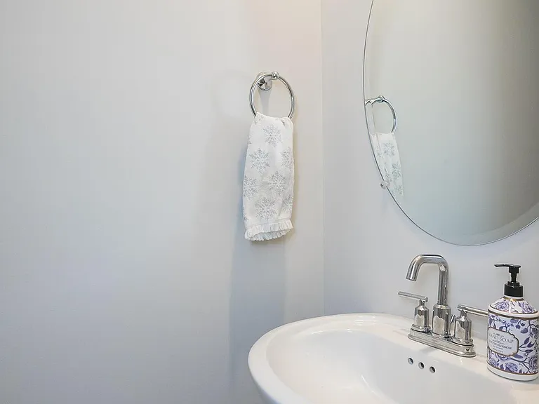 517 Swanholme Dr — Photo 19