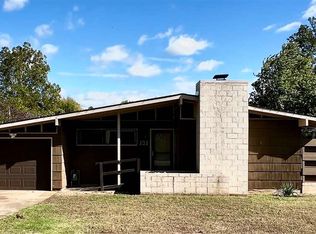 121 Hillside Ave, Ponca City, OK 74601
