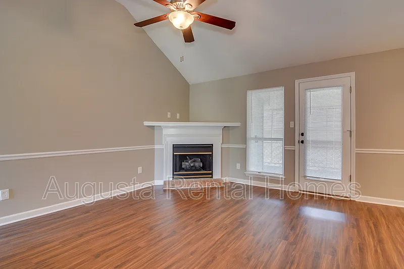 2 bed, 2.0 bath, 1000 sqft, $1,395 — Photo 4