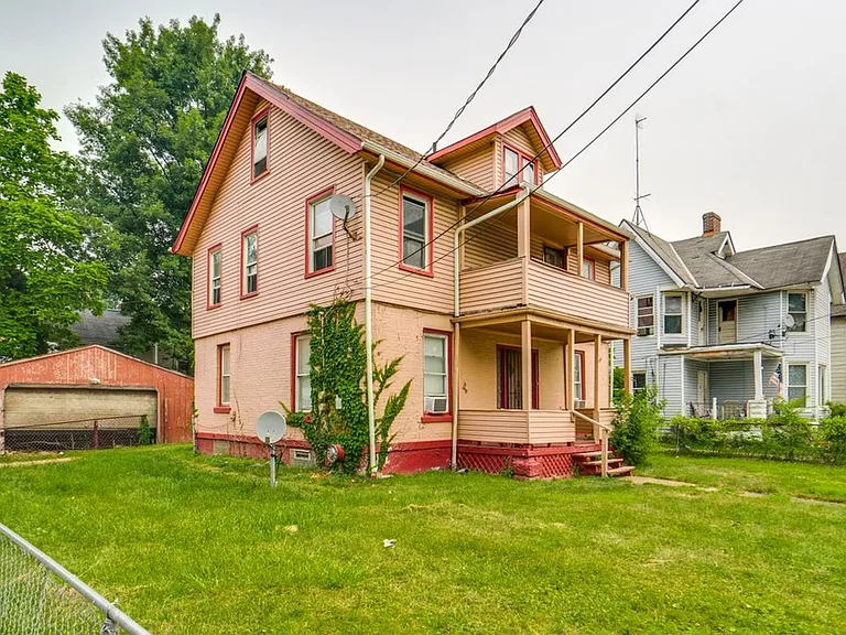 2118 Denison Ave — Photo 2