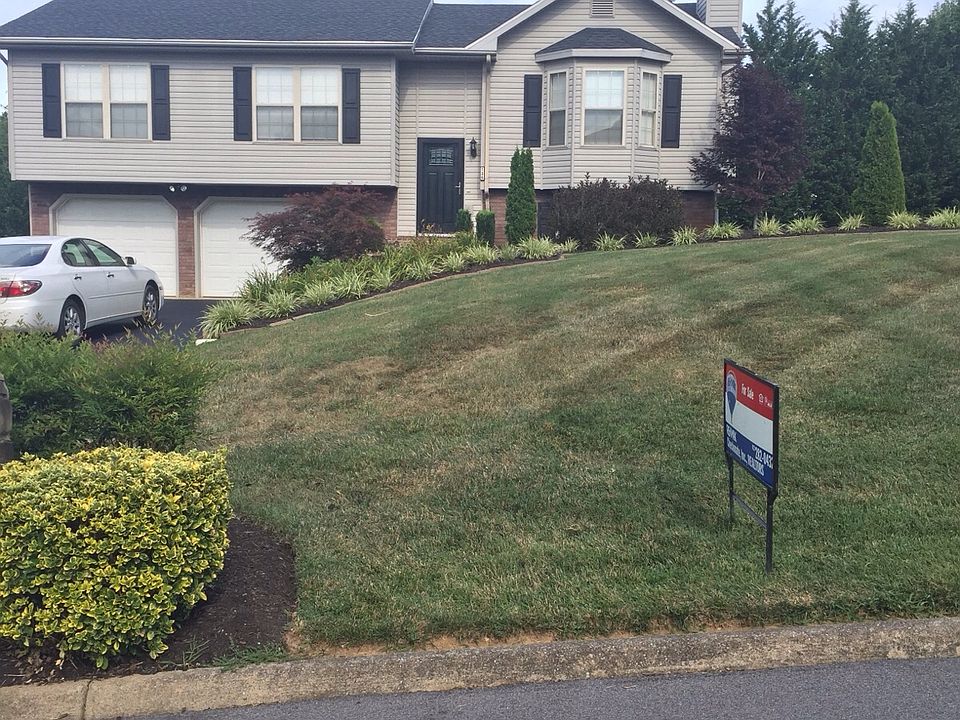 1st image of 136 Oakwell Ln