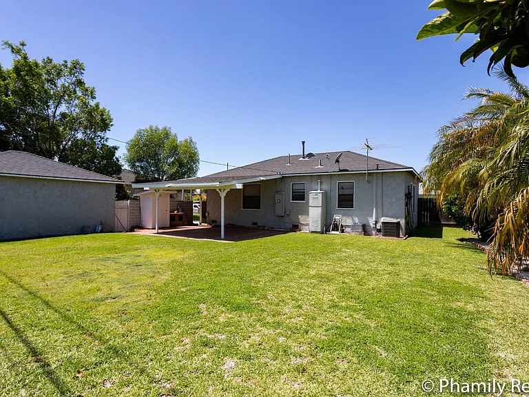 3238 Hempstead Ave — Photo 5