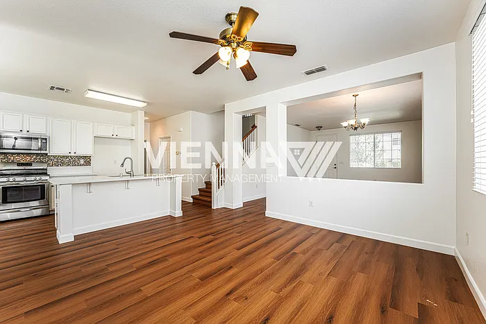 493 Silverhorn Dr — Photo 3