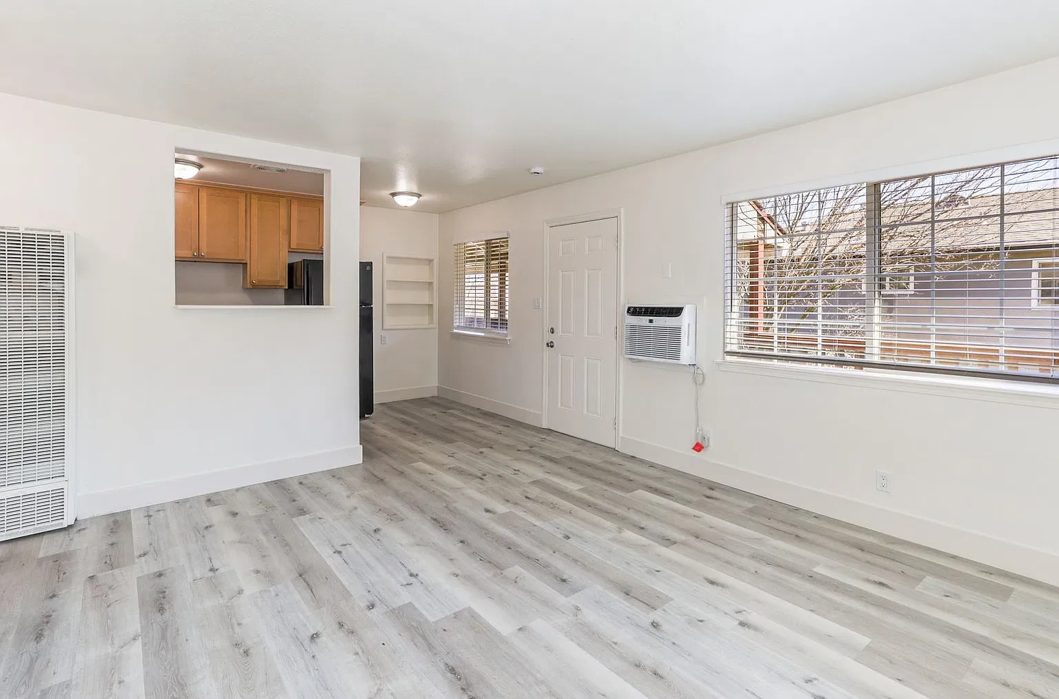 Young St 4Plex — Photo 3