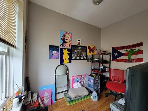5th image of 138 1/2 Ripley Pl