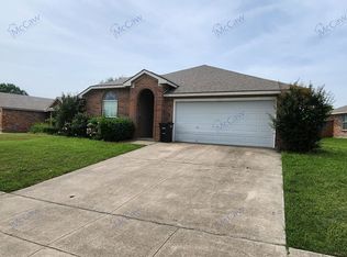2800 Wakecrest Dr, Fort Worth, TX 76108