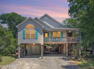 108 SE 22nd St, Oak Island, NC 28465