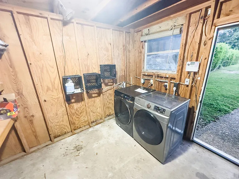 1660 E Hayes St — Photo 25