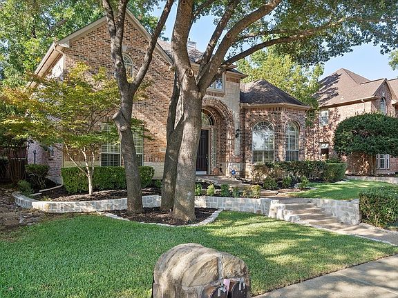 3rd image of 1405 Rollins Dr