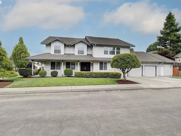 2707 NW 118th St, Vancouver, WA 98685