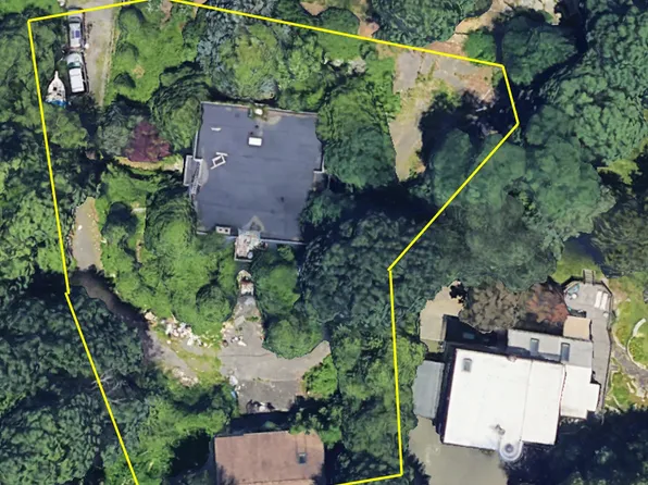 9 Brook Dr, Greenwich, CT 06830