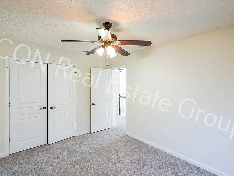 467 Colonial Walk — Photo 17