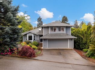 5742 SW Huddleson St, Portland, OR 97219