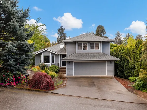 5742 SW Huddleson St, Portland, OR 97219