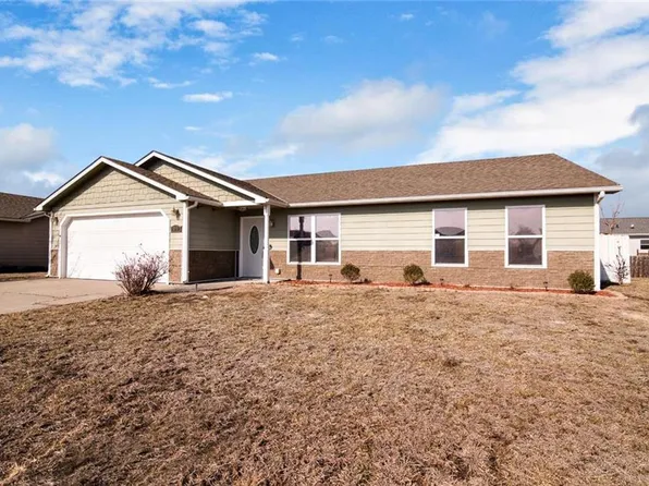 309 Brookvalley Dr, Manhattan, KS 66502