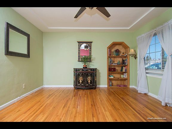 5th image of 580 Roosevelt St