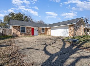 1017 Heritage Dr, Garland, TX 75043