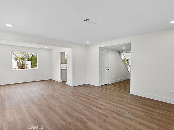 5th image of 10880 Valley Dr