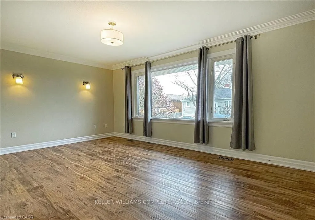 3 bed, $2,350 — Photo 4