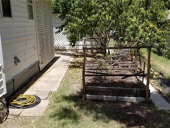 4th image of 1306 N Gaines St
