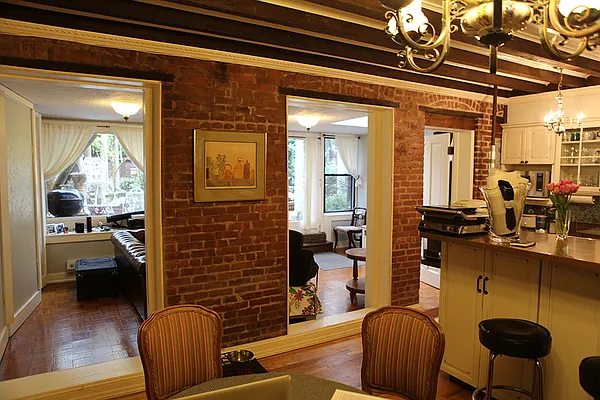 Rented by Chris Stewart, LREB | media 37