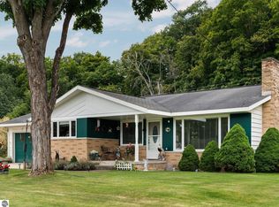 7184 S West Bay Shore Dr, Traverse City, MI 49684