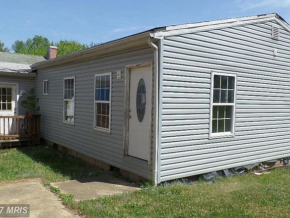3rd image of 1905 Lincoln Dr