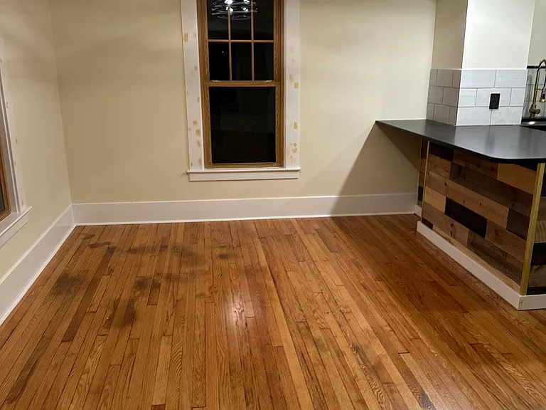 452 Whittier Ave — Photo 3