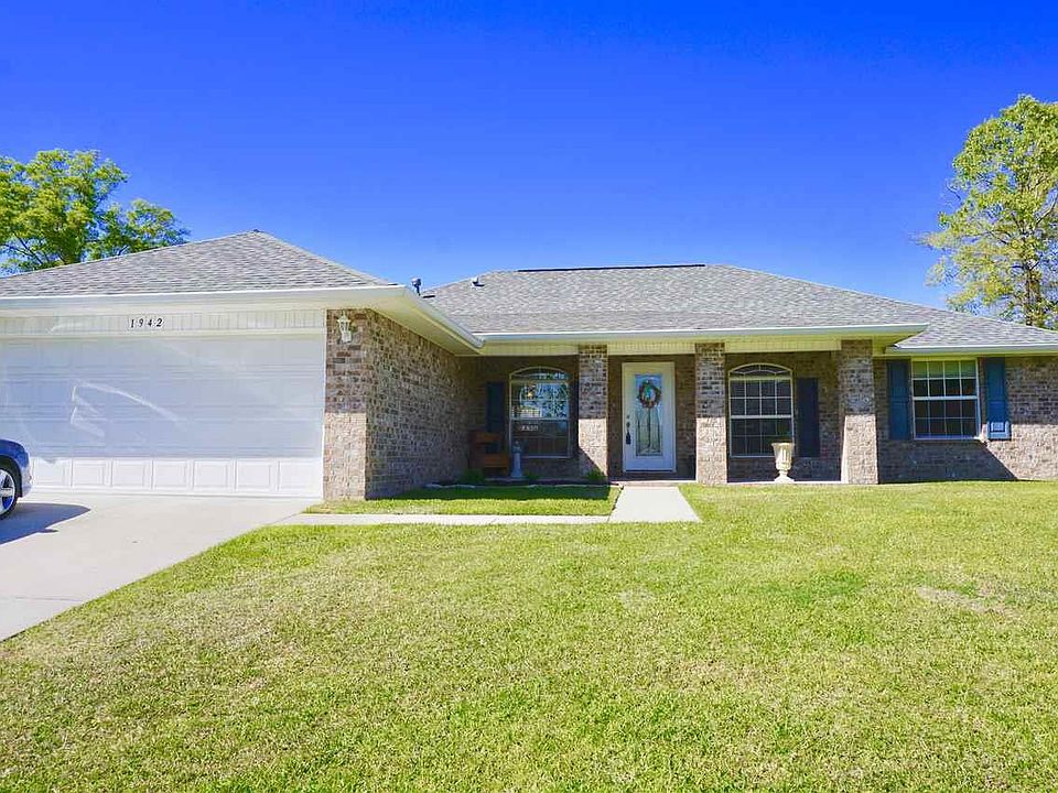 1st image of 1942 Larkspur Cir