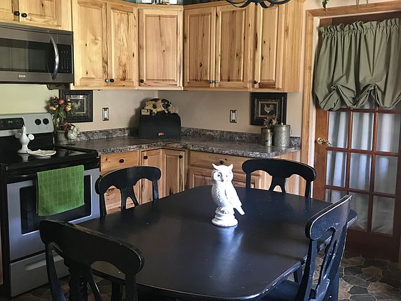 3rd image of 1729 Seaford Ln