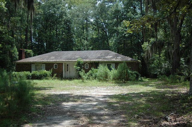 2nd image of 505 E Oglethorpe Hwy