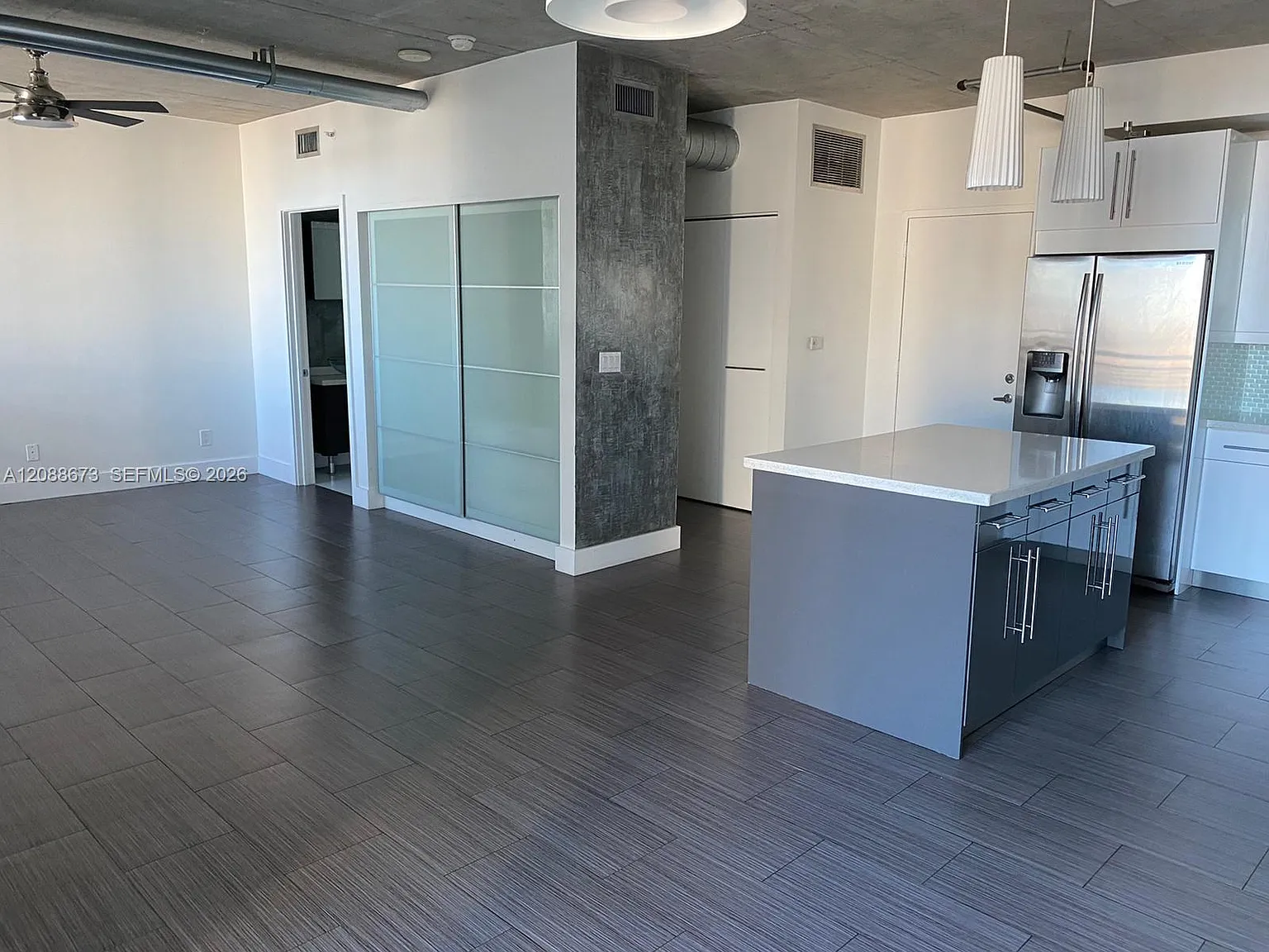 Neo Vertika Condo — Photo 4
