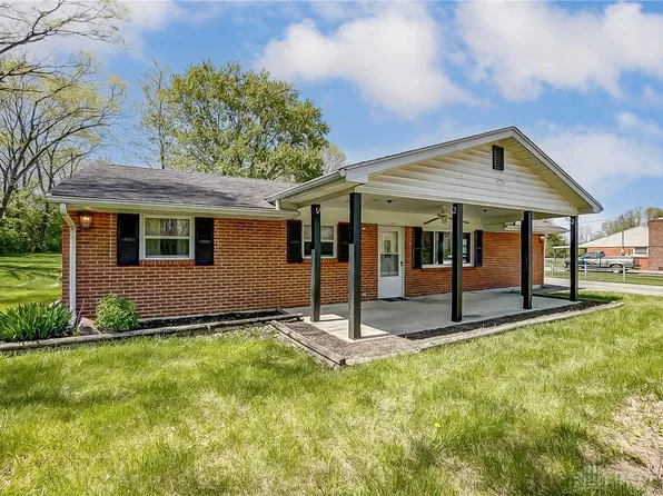 6670 Bethelville Dr, New Carlisle, OH 45344