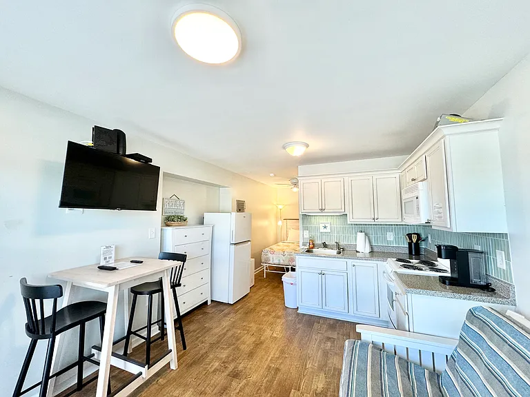 2401 W Fort Macon Rd #1 — Photo 2