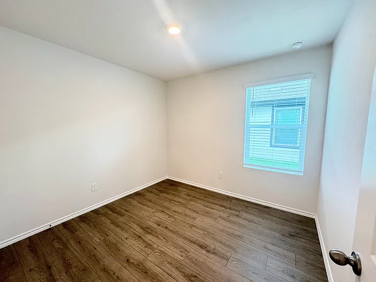 1144 Northfield Dr — Photo 13