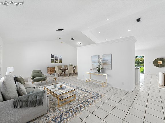 3rd image of 9216 Sun Pointe Drive