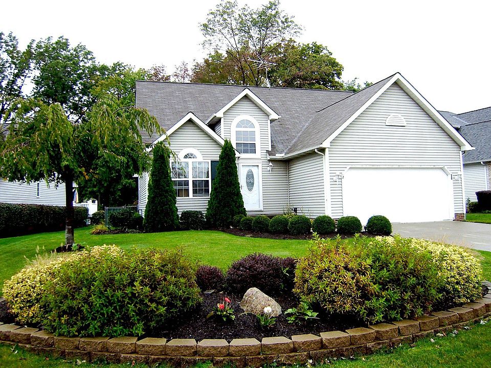1st image of 28817 Uxbridge Dr