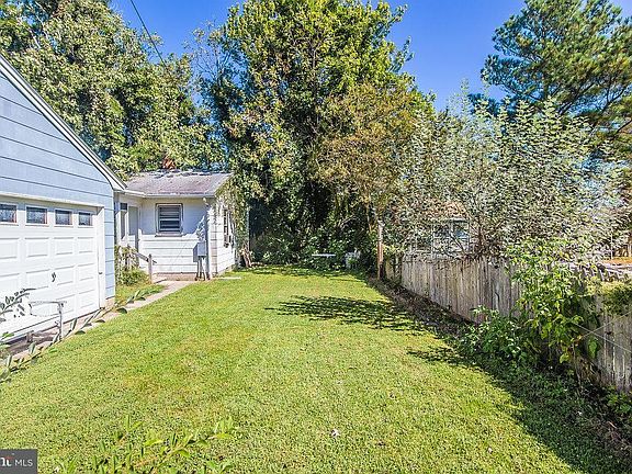 4th image of 12905 Lake Pl