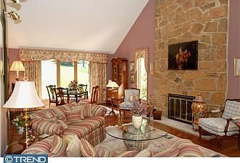 2nd image of 712 Haldane Dr