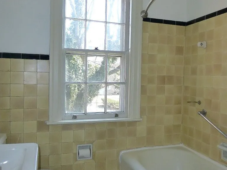 209 S 7th Ave — Photo 10