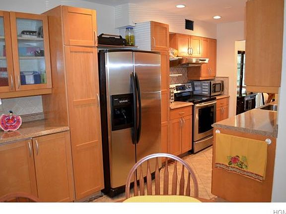 5th image of 114 Tallwood Dr