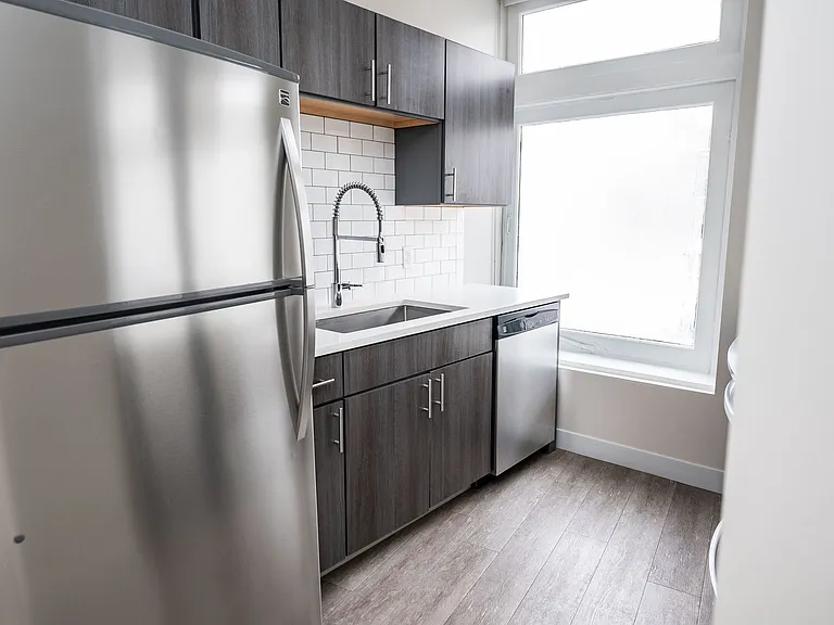65 W Broad St — Photo 39