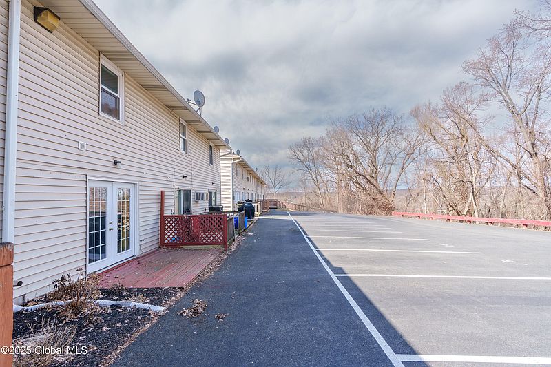 4th image of 16 Maxwell Drive