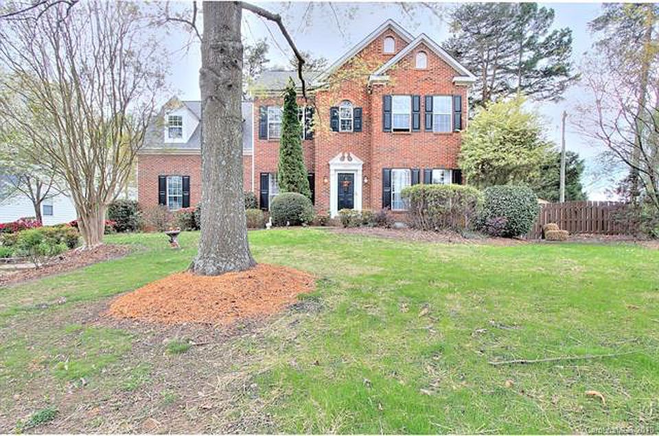 1st image of 102 Meadow Pond Ln