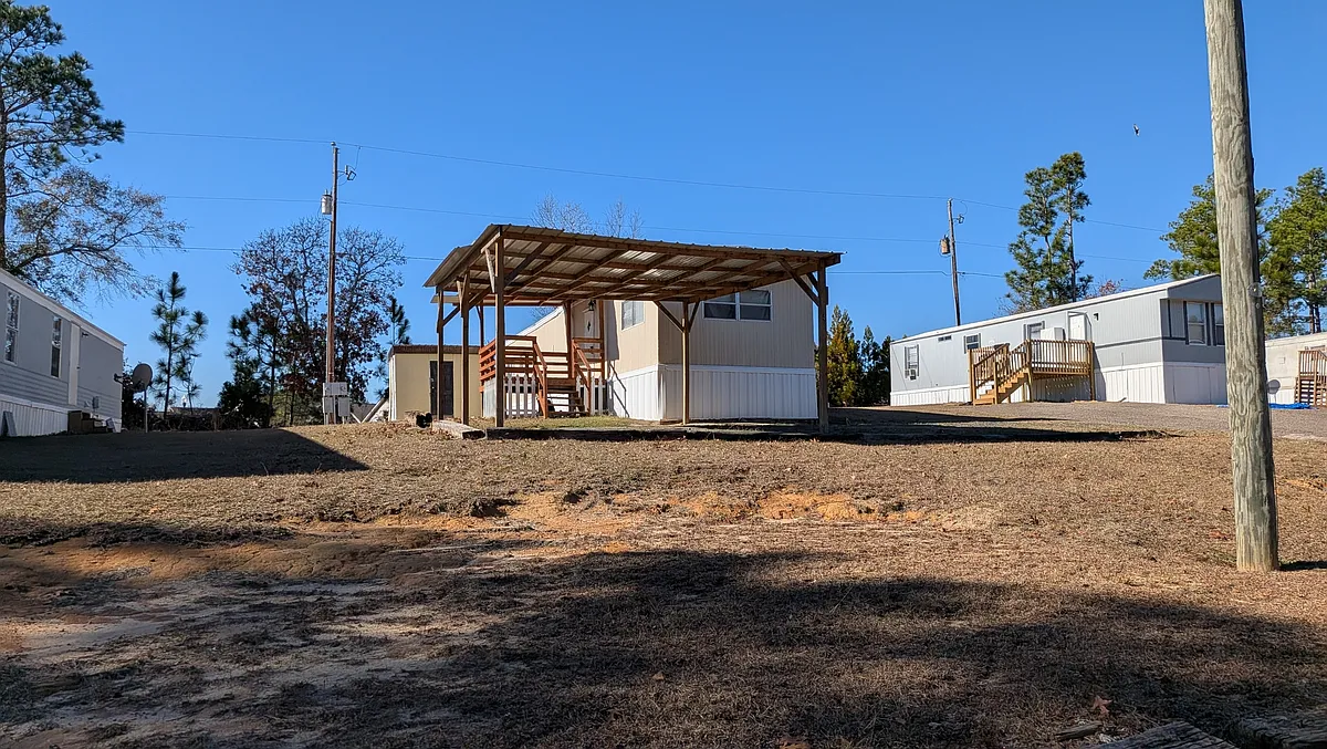 Building Photo - 112 L And L Ln