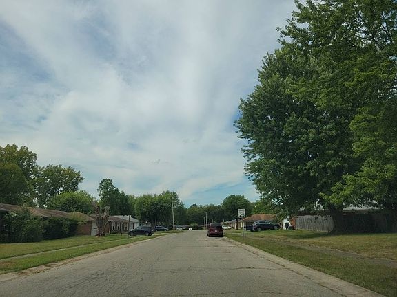 5th image of 832 Fairgrove Way