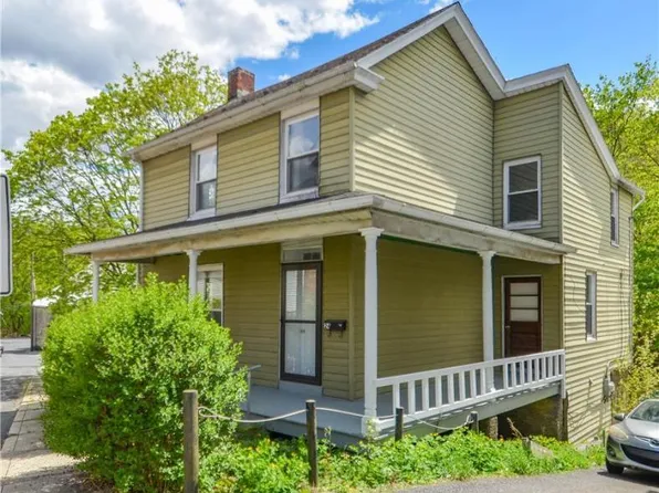 24 Factory St, Slatington, PA 18080