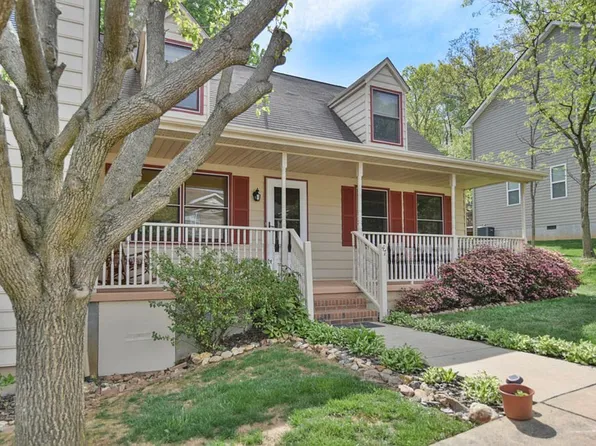 47 Sleepy Hollow Ln, Swannanoa, NC 28778