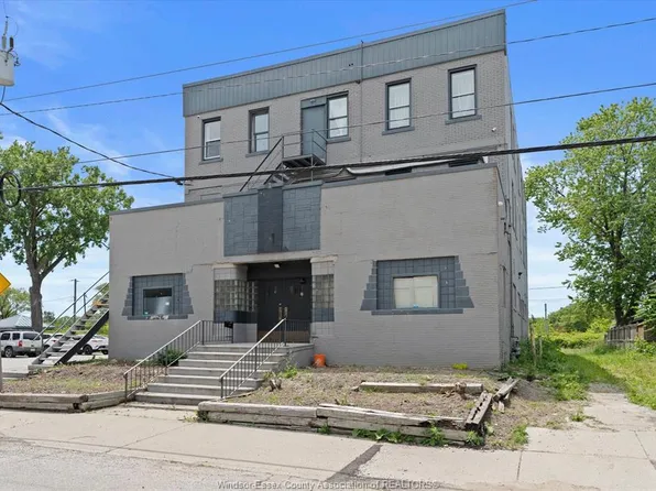 1353 Wellington Ave, Windsor, ON N8X 2C1