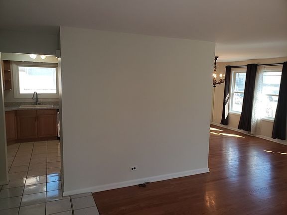 3rd image of 9526 Lavergne Ave